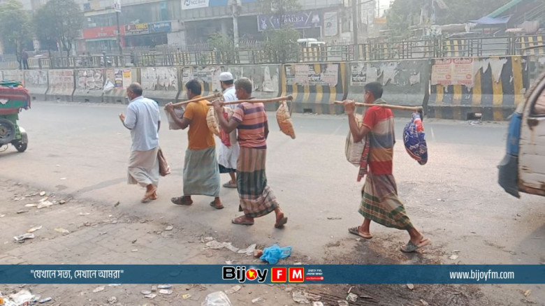 সাভারে শ্রমবাজারে মন্দা, কাজ না পেয়ে বিপাকে শত শত শ্রমিক