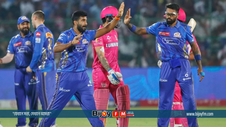 আইপিএলের শীর্ষে ওঠার দিনে একগাদা রেকর্ড মুম্বাইয়ের